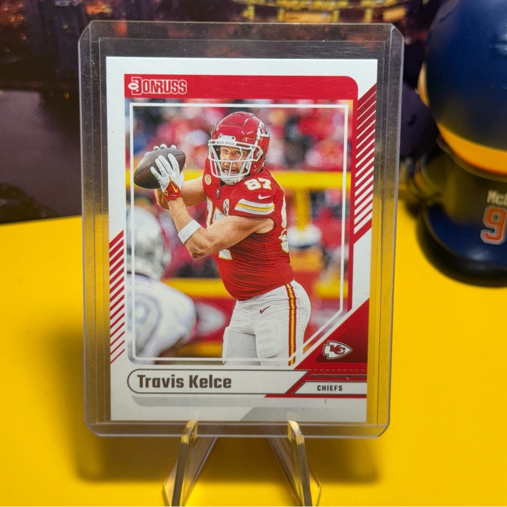 Travis Kelce Donruss Football Card NFL Sports Chiefs Donruss